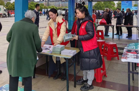 开展文明旅游志愿服务   为春天增色添彩