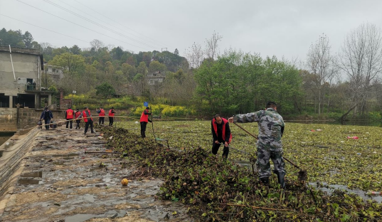 长虹街道苏油坪新村：河道保洁 美丽家园