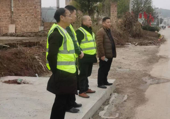 黄泥塘镇：交通劝导保畅通 筑牢交通安全线