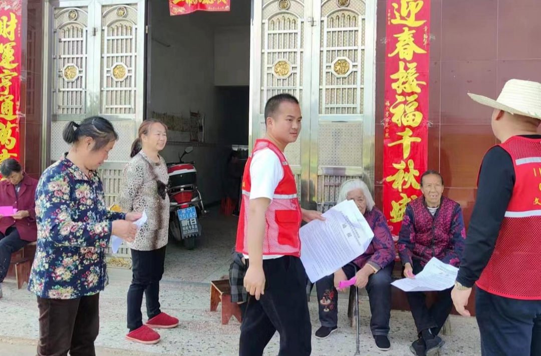 七里桥镇：志愿者助力清明假期  筑牢森林防火屏障