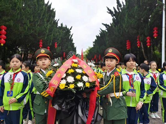 浯溪街道伯爵小学：缅怀革命先烈 弘扬民族精神