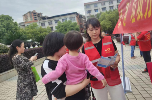 祁阳团市委开展“禁毒反诈”宣传志愿服务活动