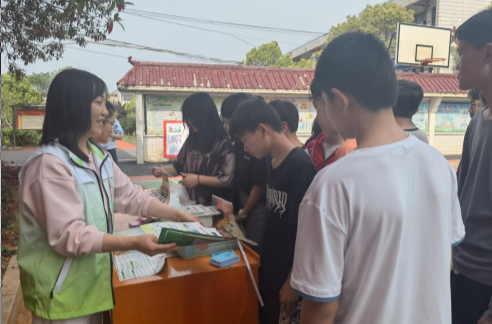 文富市镇：扫黄打非进校园 文明阅读护成长