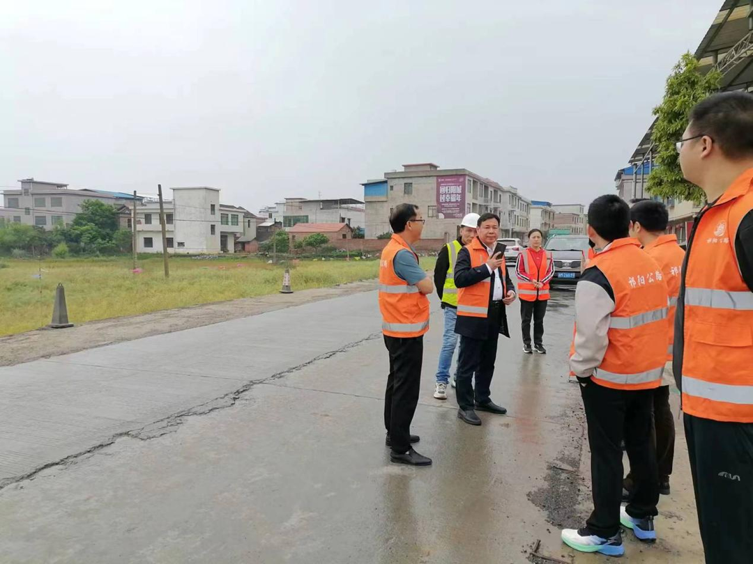“五一”我在岗 祁阳市公路建设养护中心倾心尽力保畅通