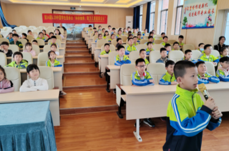 长虹街道明德小学：近视预防知识进校园