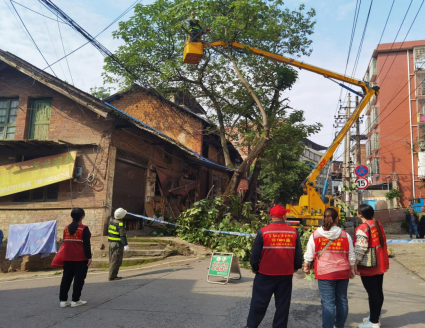王府坪社区：及时消除安全隐患  营造安全人居环境