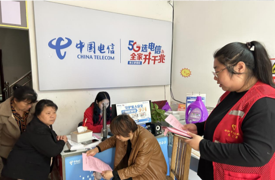 七里桥镇开展“门前三包”文明宣传活动