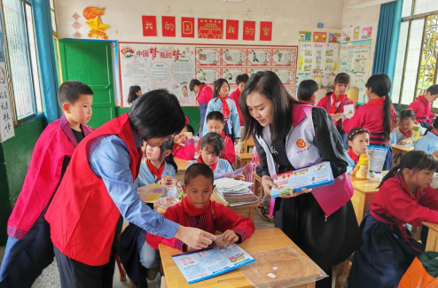 祁阳市妇联：法制宣传进校园 巾帼利剑护成长