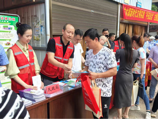 祁阳市民政局  开展农村法治宣传教育月暨“未保法”护童宣传活动