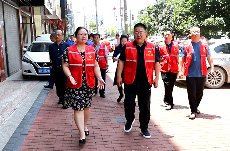 【“创文”进行时】唐旭检查复兴路文明示范路创建工作