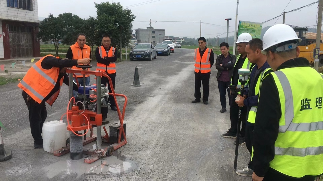 祁阳市公路建设养护中心：S339线路面改善项目钻芯采样获表扬