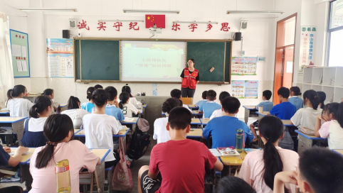 王府坪社区开展禁毒知识进校园志愿服务活动