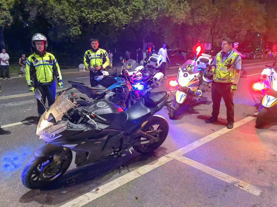 “高考少年”深夜炸街扰民 祁阳交警迅速出动查处