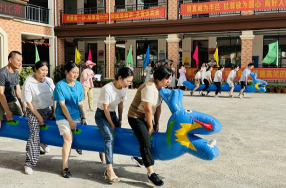 祁阳大众完小：赛旱地龙舟 迎端午佳节