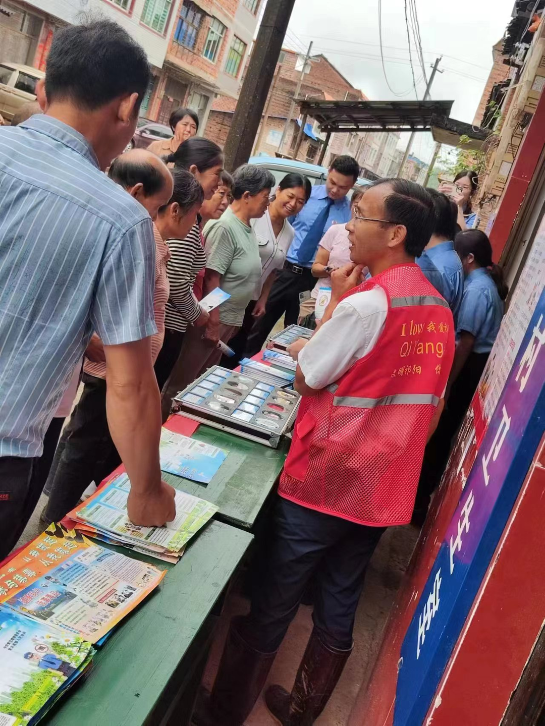 黄泥塘镇开展禁毒宣传进社区活动
