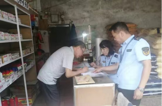 优化服务新举措 探索为民新路径  ——祁阳市高效开展农药经营许可证集中延续换证工作