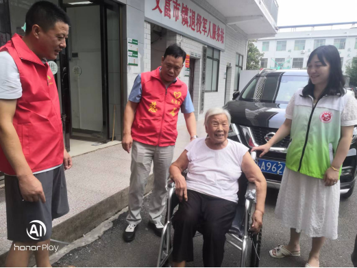 文富市镇：发放残疾人辅具  让生活有爱无“碍”