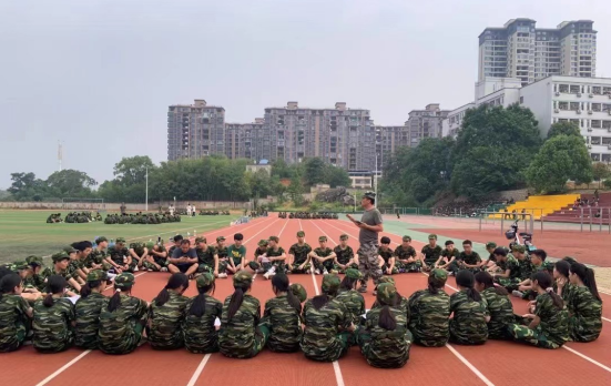 祁阳市新生军训进行时