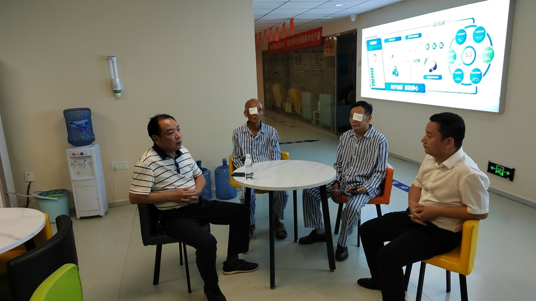 祁阳：5名患白内障退役老兵“重见光明”