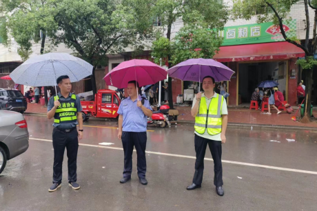 龚家坪镇：开展道路交通安全宣传 提高群众安全意识