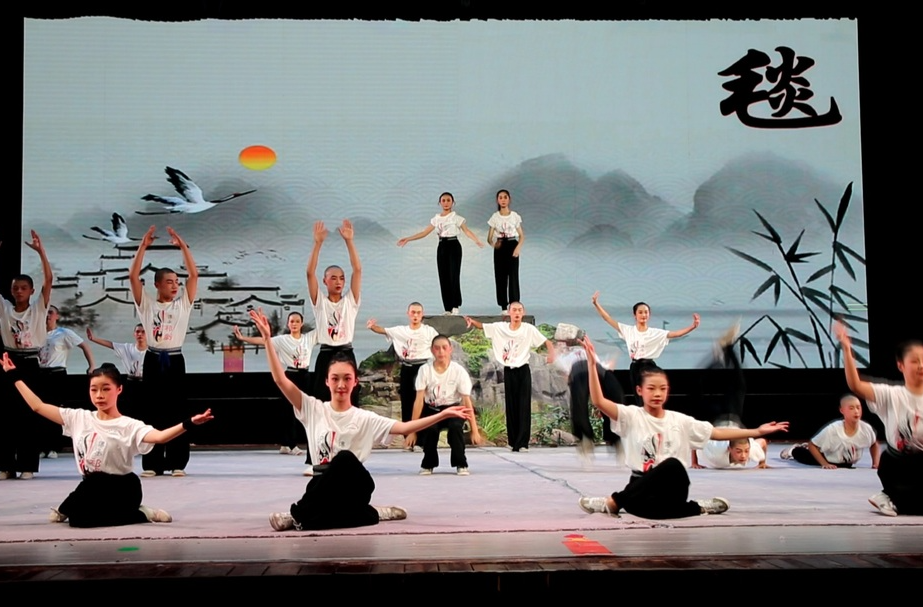 “祁剧娃”展示“夏练”成效