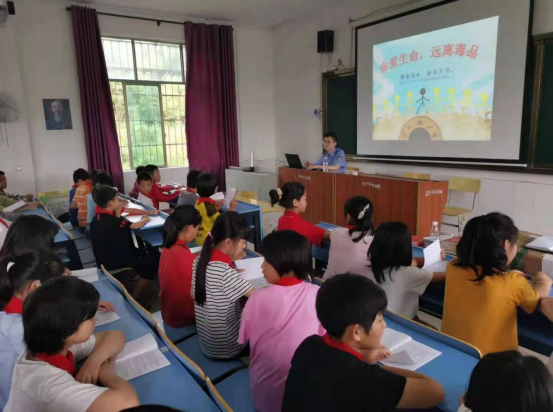 文明铺镇：禁毒教育进校园  上好开学第一课