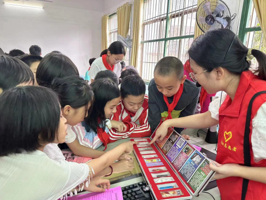 祁阳市卫生健康局开展禁毒主题宣传活动
