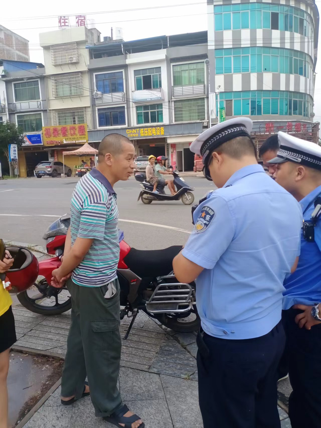 白水镇：整治交通违法专项行动 筑牢交通安全“防护墙”