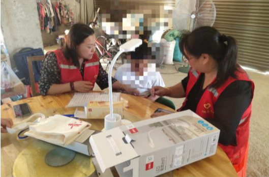 长虹街道永福社区：小小善举暖人心  点点爱心传真情