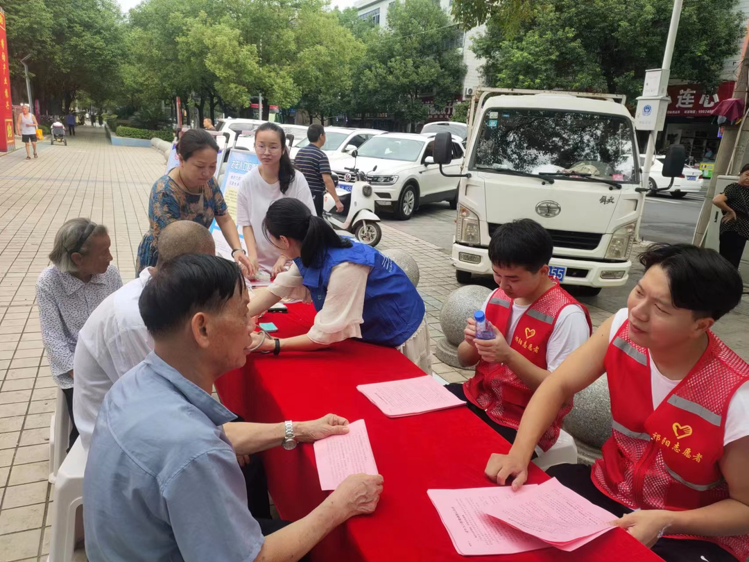 祁阳市疾控中心开展全民国防教育日主题宣传活动