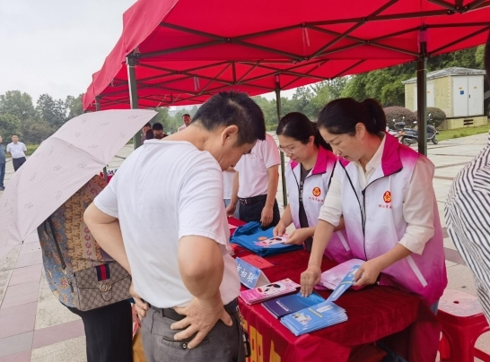 祁阳市妇联开展诚信宣传活动