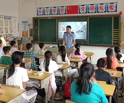 下马渡镇：开学第一课  牢筑“防毒墙”