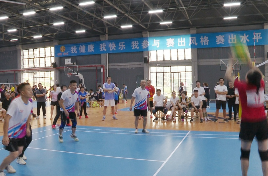 祁阳市第三届职工气排球比赛激情开赛