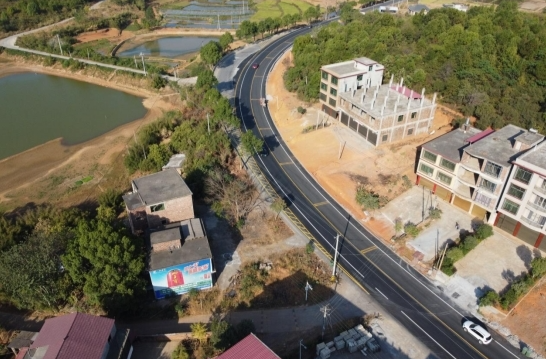 祁阳市公路建设养护中心抓民生办实事 打好G322线安全设施精细化提升工程发展硬仗
