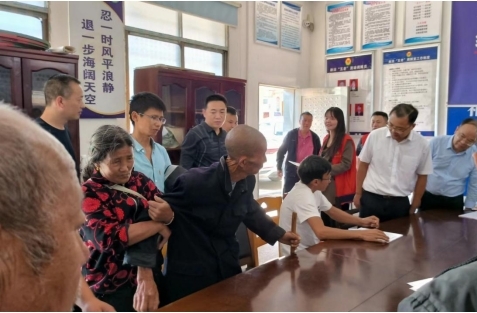 文明铺镇：上门办证“零距离” 助残服务暖人心