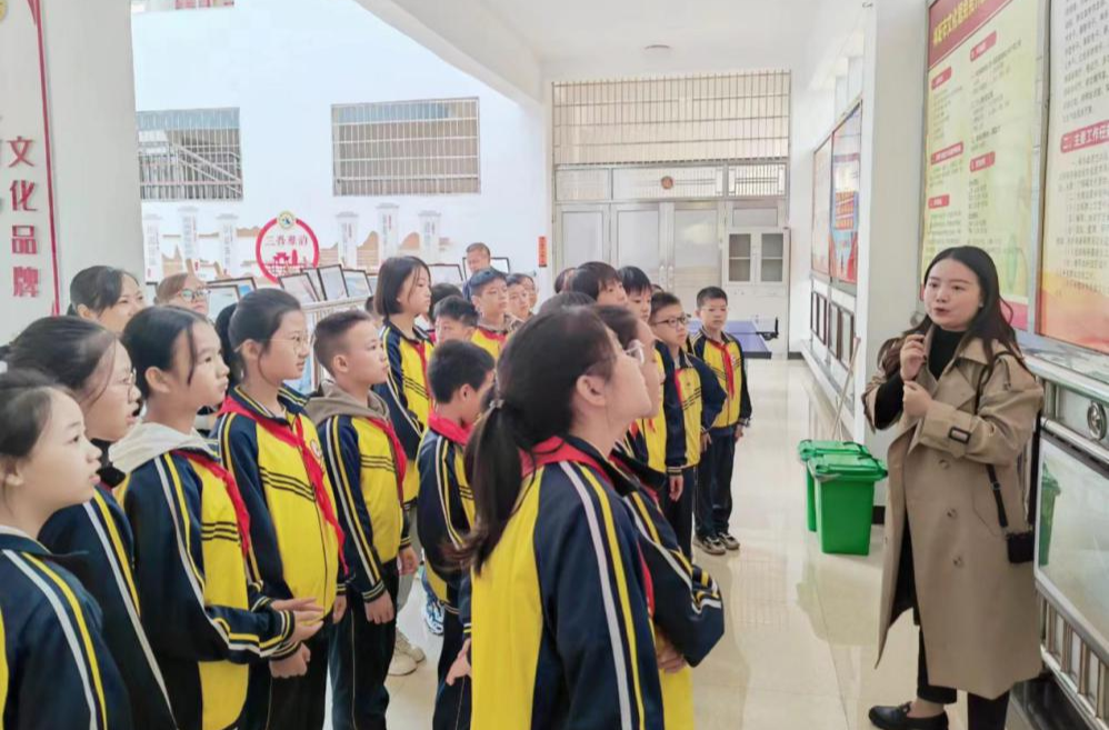 走出文化课堂，走进艺术讲堂