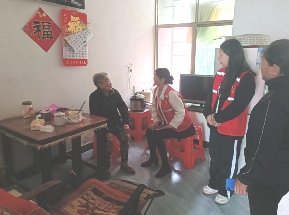浯溪街道浯园社区开展“九九重阳节，浓浓敬老情”志愿服务活动