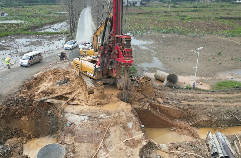 ​﻿​祁羊线6座旧桥改造进入桥桩基础建设