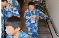 防踩踏  筑安全  ——伯爵小学防踩踏应急疏散演练活动