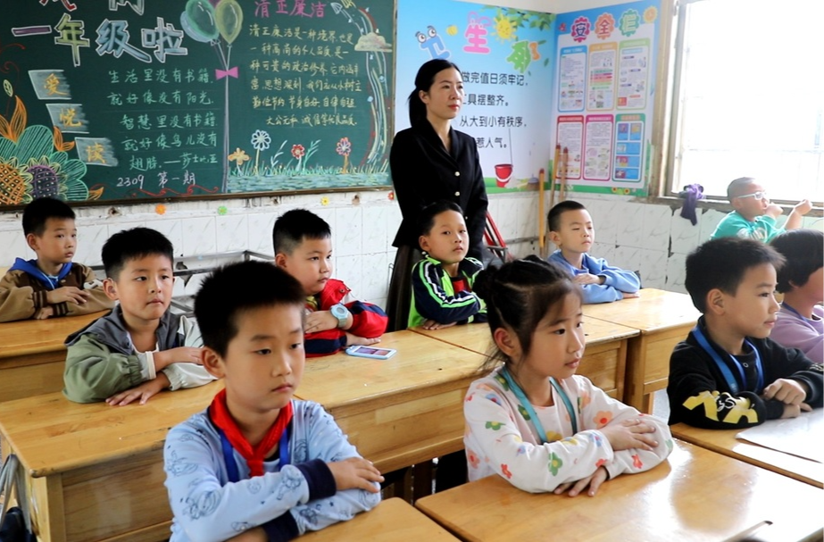 唐凤娜：爱心绵延15载 暖心助学在路上