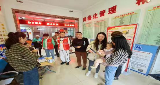 龙山街道九塘冲社区：捐赠爱心奶粉 情系儿童成长