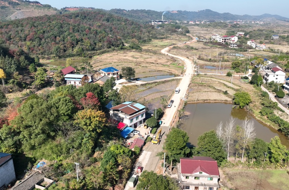 茅竹镇清水塘至大忠桥公路提质改造稳步推进