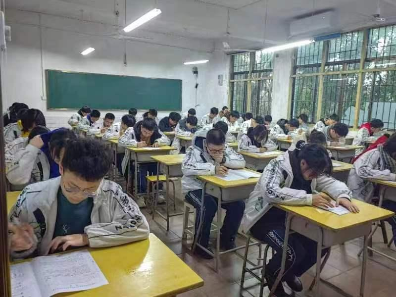 祁阳市5918名学生圆满完成市州组考科目考试