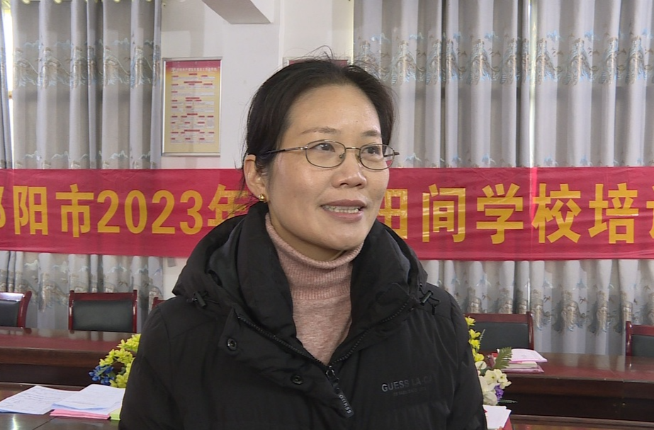 祁阳基层农技员热议中央农村工作会议精神