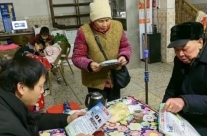 肖家镇：开展预防“小火亡人、一氧化碳中毒”敲门行动