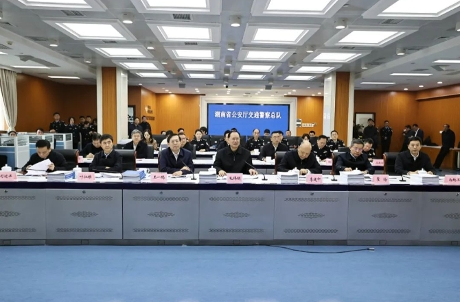 毛伟明检查元旦假期交通安全：以时时放心不下的责任感保畅通保平安