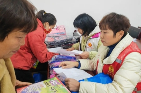 湘妹子能量家园来搭台 妇邮合力传递爱