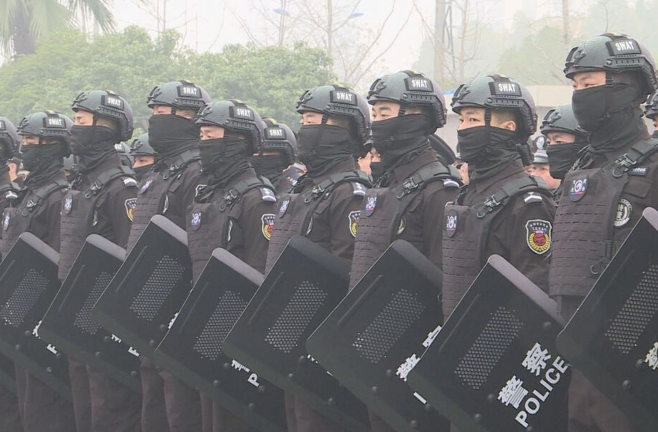 祁阳公安举行“飞龙”突击队授旗仪式暨警营开放日活动