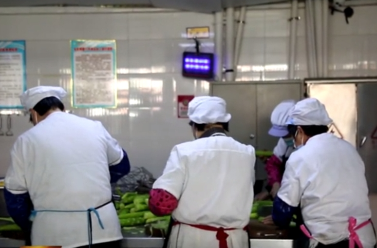 校园专项抽检 “食”刻守护师生舌尖安全