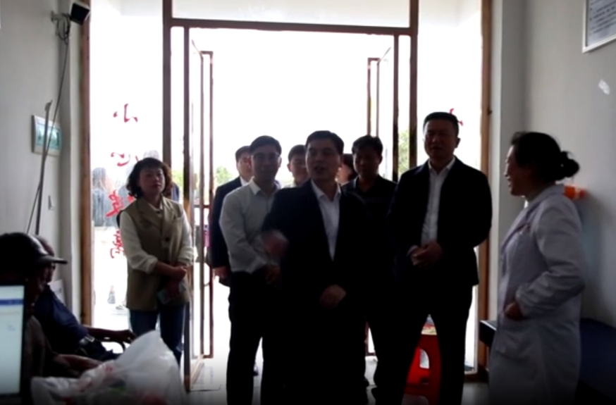 肖质彬调研“免费送药健康快车”和医保经办服务下沉工作